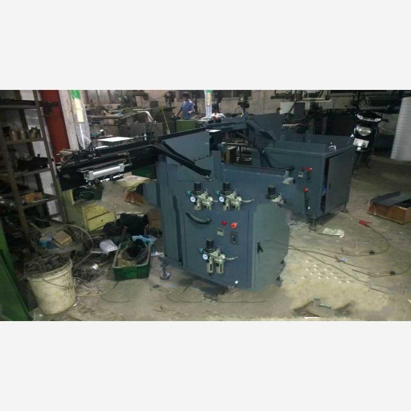 中頻設備上料機_力揚專業生產中頻爐自動上料機