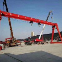 鎮(zhèn)江丹陽龍門吊起重機。半龍門吊機