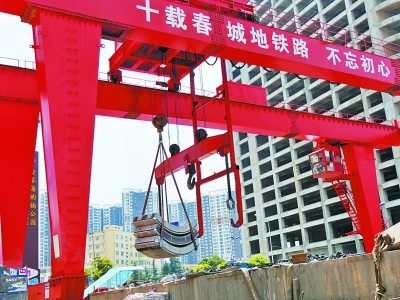 昆明:加快從邊城向國(guó)際樞紐的蝶變